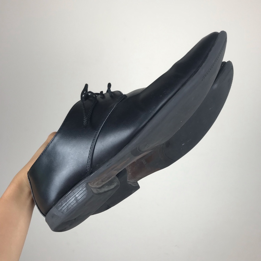 Black Van Heusen men’s dress shoes - Picture 6 of 8